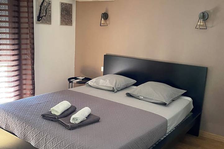 Beautiful 10p villa with private pool, jacuzzi & tennis court in Vers-Pont-du-Gard, Nimes und Umgebung