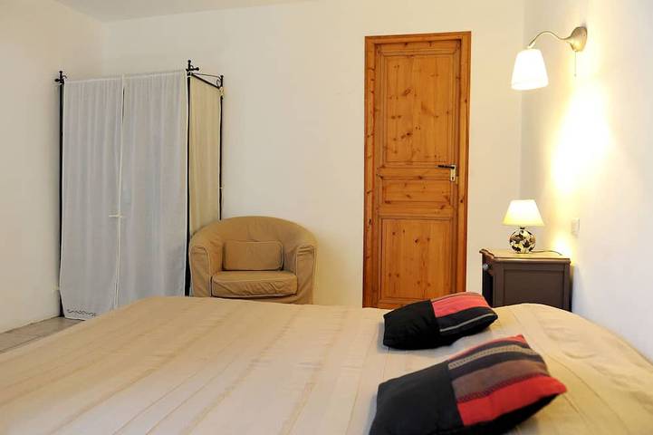 Location de vacances pour 6 personnes, avec terrasse, animaux acceptés à Castelnou - 4