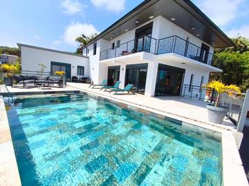 Gîte pour 12 personnes, avec vue ainsi que terrasse et piscine à Petite-Île