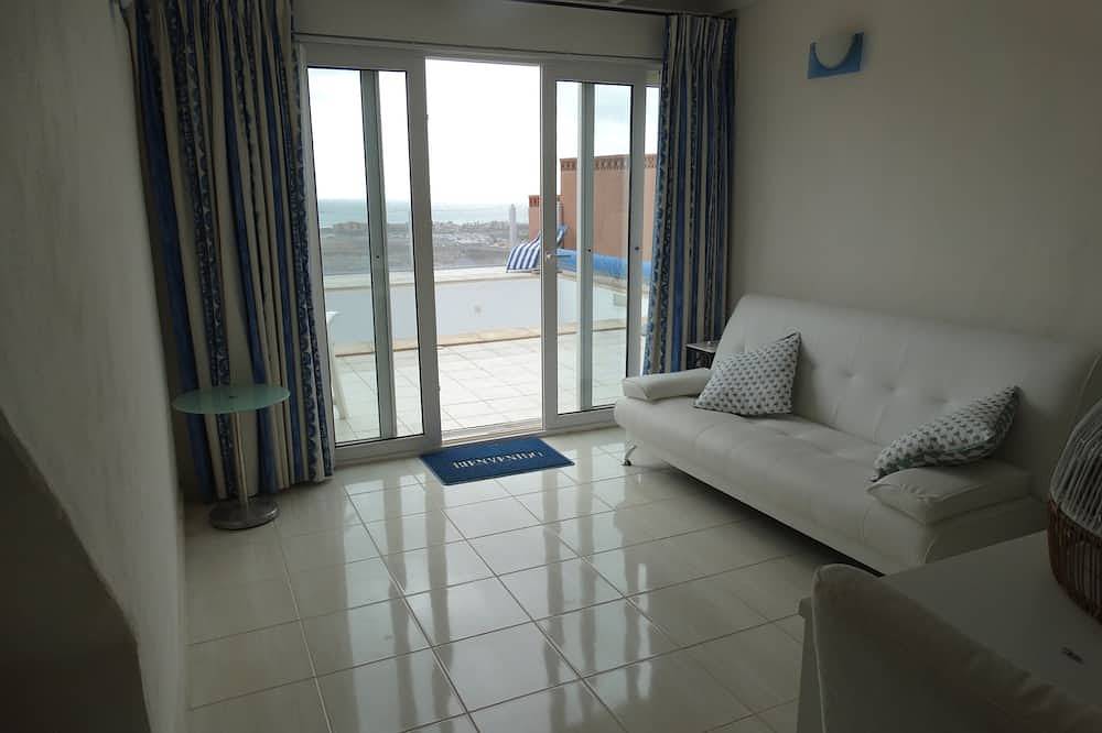 Beautiful villa with spectacular views across Caleta. in Caleta de Fuste, Antigua