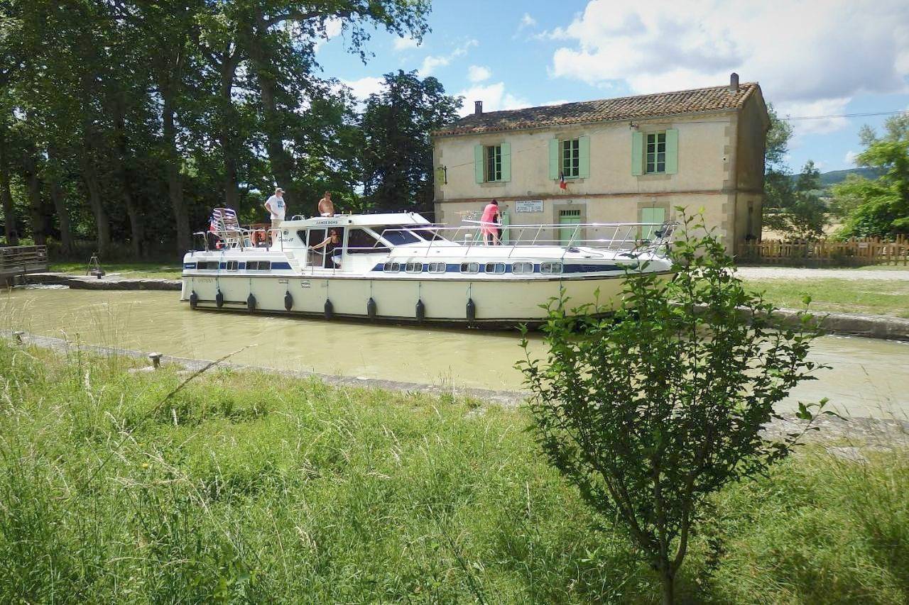 Three-Bedroom House in Mas-Saintes-Puelles, Région de Carcassonne