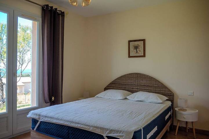 Location de vacances pour 8 personnes, avec terrasse et jardin à Saint-Étienne-les-Orgues - 2