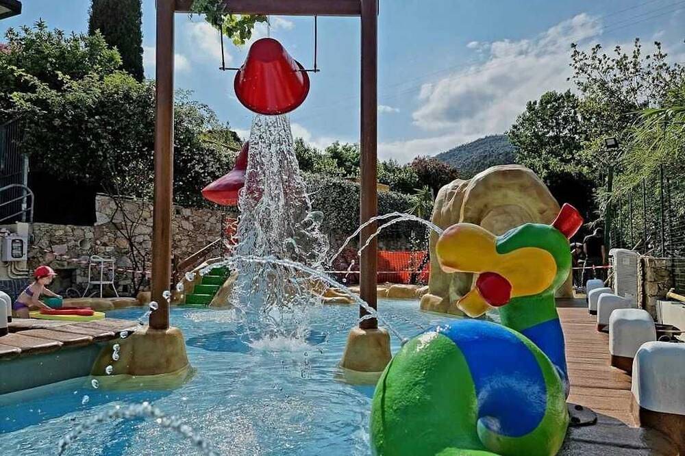 Camping 2 étoiles - Piscine  - efbcg0 in Pietra Ligure, Pietra Ligure Municipio