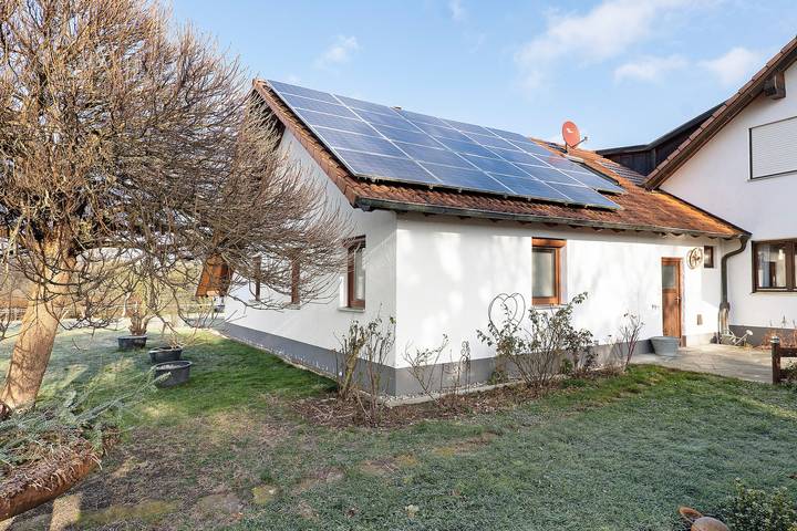 Apartamento entero, Apartamento 'Bienenweide' con jardín compartido y Wi-Fi in Ötisheim, Northern Black Forest