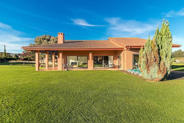 Villa pour 10 personnes, avec jardin - 1