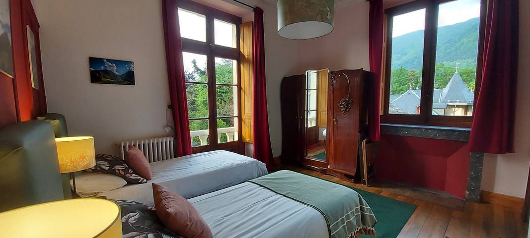 Tradition chambres d'hôtes in the centre of Luchon - Chambre 3 in Luchon-Superbagnères, Bagnères-de-Luchon