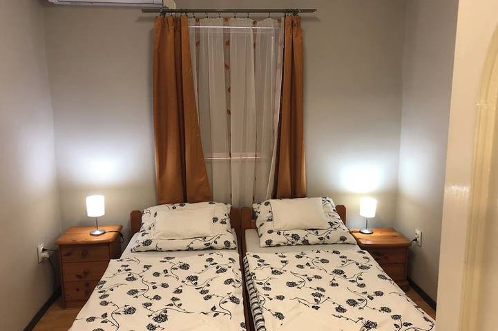 Ganze Wohnung, Spacious, family-friendlyapartmelt in the city center with secure parking lot! in Szeged, Kleingebiet Szegedin