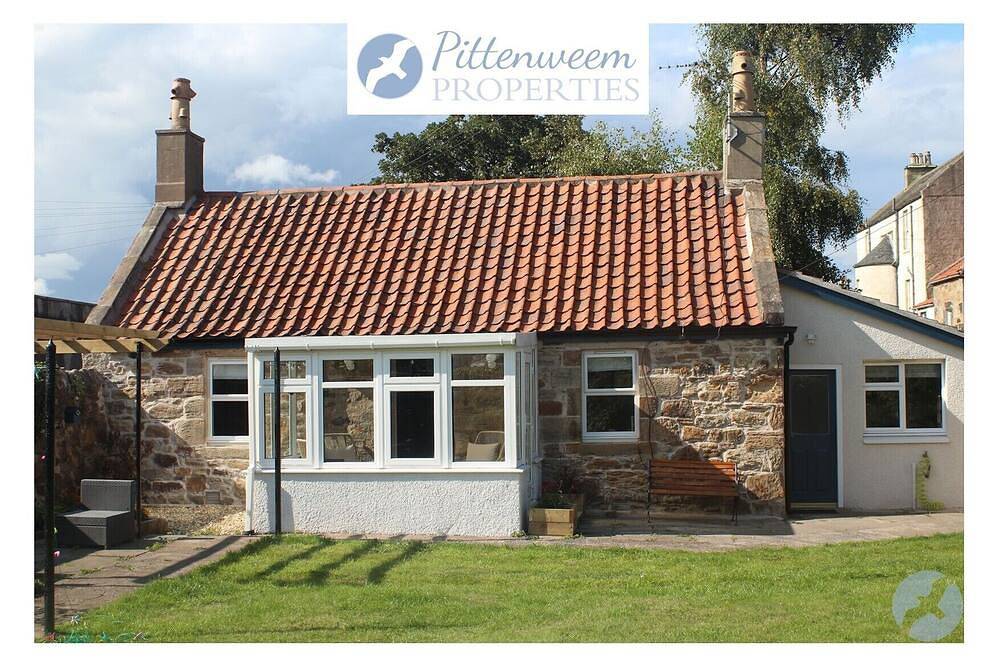 Carpenter's Cottage- coastal stay with garden in Pittenweem, Fife region
