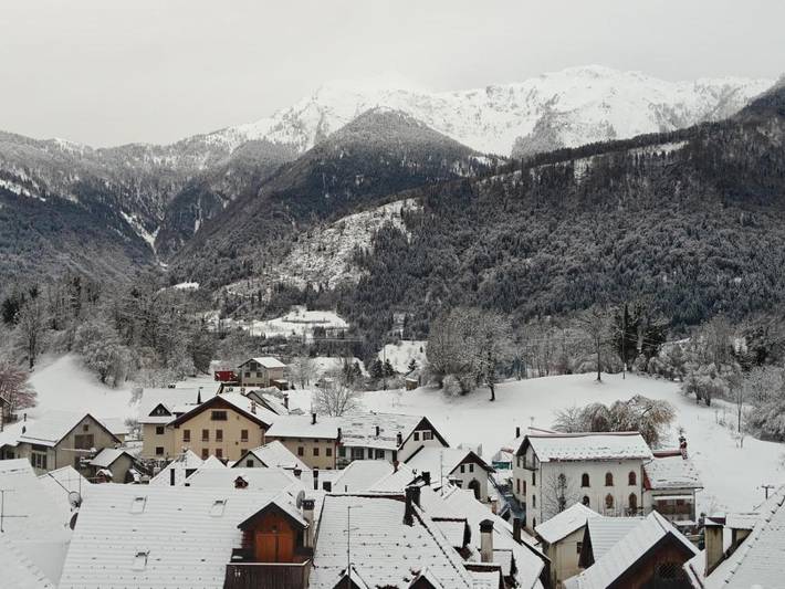 Gîte pour 5 personnes, avec vue ainsi que jardin et terrasse à Ovaro - 4