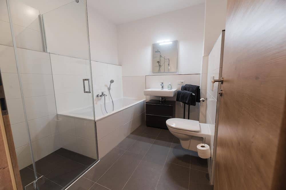 Ganze Wohnung, Ferienwohnung Bergsonne mit Tiefgaragenplatz und Sonnenbalkon in Bad Ischl, Traunviertel