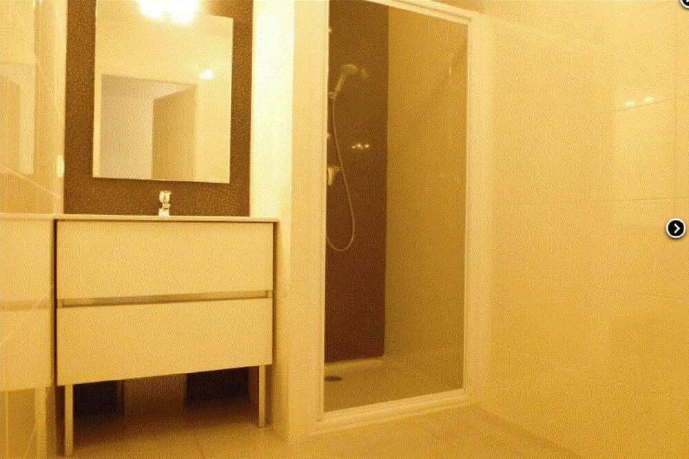 Ganze Wohnung, Neue T3 Apartment Center Bezier Sicheres Parken in Béziers, Côte d'Améthyste