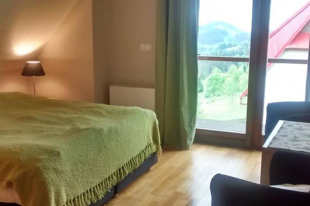 In den Bergen, Villa mit Panoramaterrasse in Zwardoń, Karpaten (Polen)