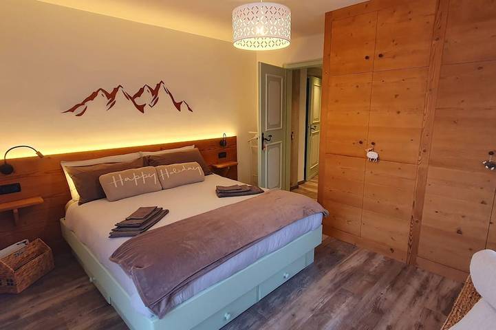 Appartamento intero, Luminoso appartamento a Cortina, 2°piano, posto auto, free Wifi, animali ammessi in Cortina d'Ampezzo e dintorni, Dolomiti Superski