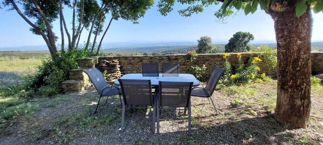 Gîte pour 4 personnes, avec Terrasse et Jardin