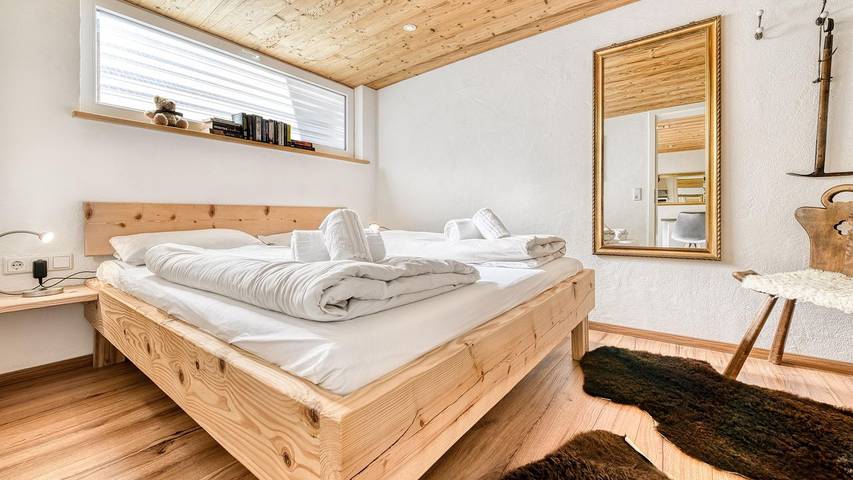 Vacation apartment for 2 people, with terrace and yard in Brand