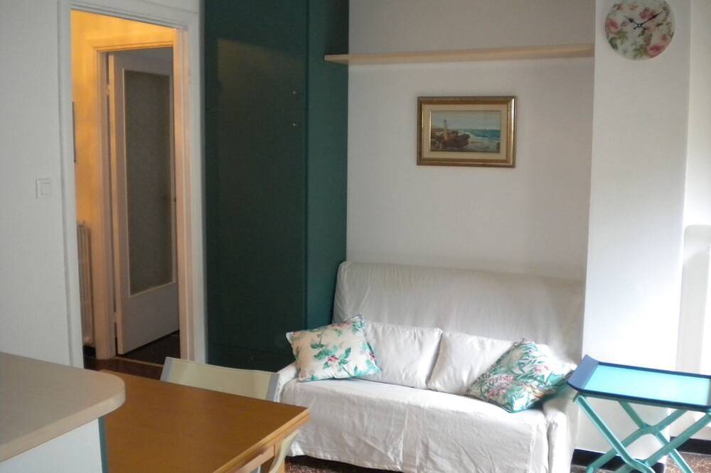 Wohnung 50 qm.  Vollausstattung bis 8 km vom Zentrum in Genua (Stadt), Genua