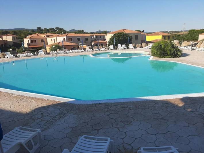 Ferienpark für 6 Personen, mit Terrasse und Garten sowie Pool auf Sardinien - 4