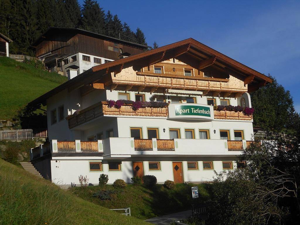 Geheel vakantieappartement, Appartement, douche en bad, Wc, 2 slaapkamers in Tux Alps, Aschau im Zillertal