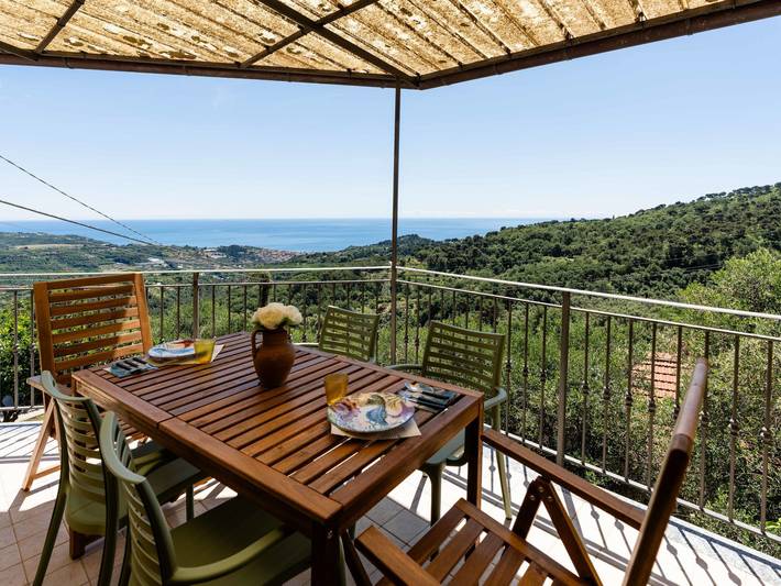 Ferienwohnung für 5 Personen, mit Terrasse in Cipressa