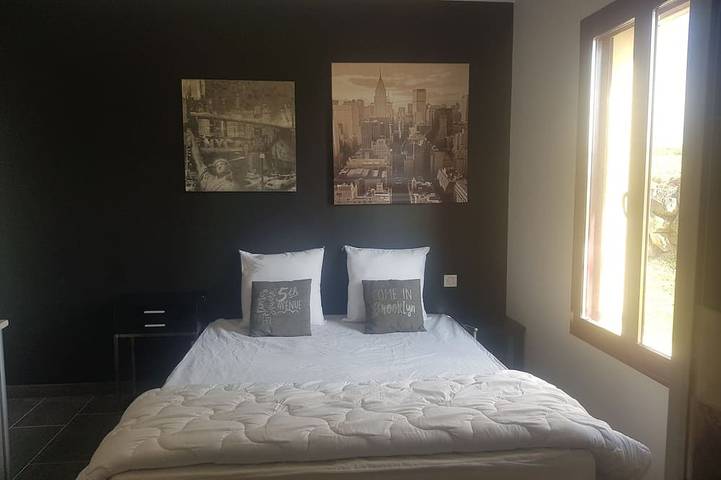 Location de vacances pour 16 personnes, avec jardin et terrasse, animaux acceptés à Biron - 2