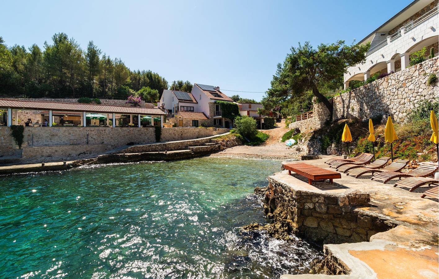 Gemütliche Ferienwohnung mit Meerblick, Terrasse und kostenlosen Parkplätzen, 1 km vom Strand entfernt in Hvar Stadt, Hvar