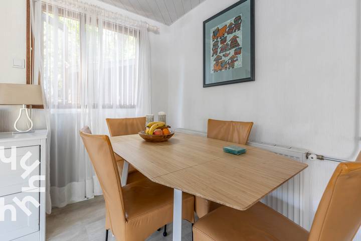 Einfaches 6-Personen-Chalet im Ferienpark in der waldreichen Umgebung von Ermelo in Ermelo, Veluwe