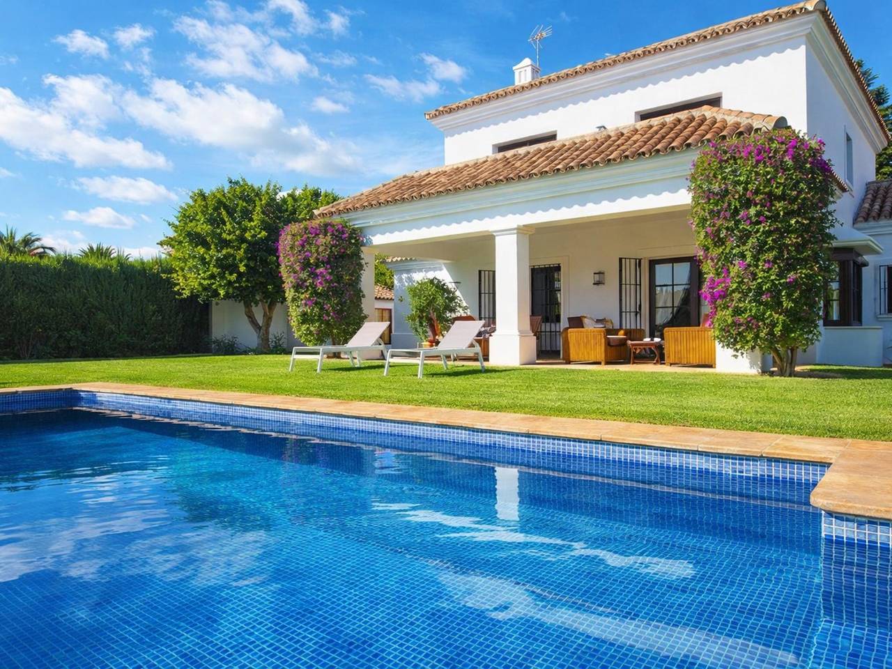 Villa del Mar- piscina privada cerca de la playa in Triangulo de Costalita, Estepona