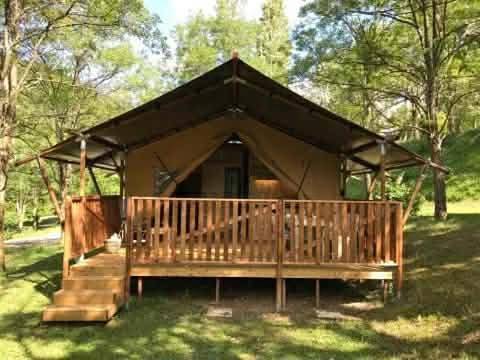Camping pour 4 personnes, avec piscine et bassin pour enfant ainsi que jardin et jacuzzi dans le Vercors - 2