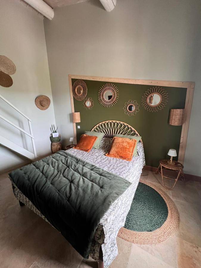 Location de vacances pour 2 personnes, avec jardin ainsi que vue et piscine à Savasse - 4