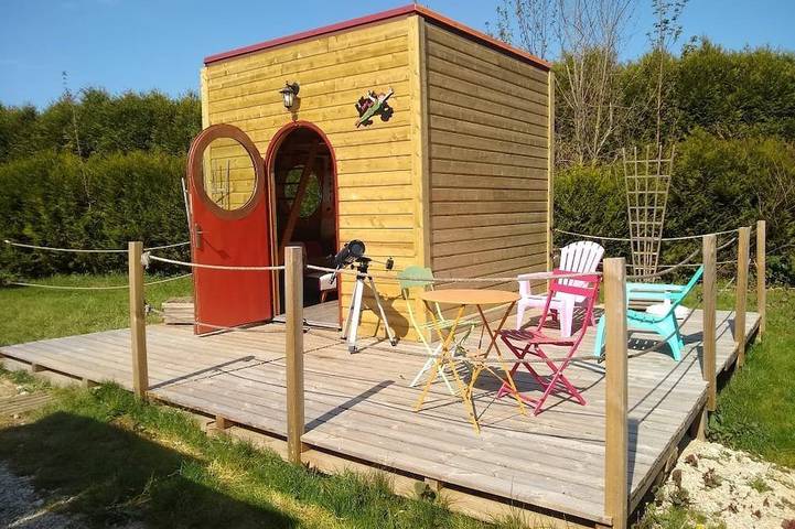 Gîte pour 2 personnes, avec jardin ainsi que terrasse et piscine