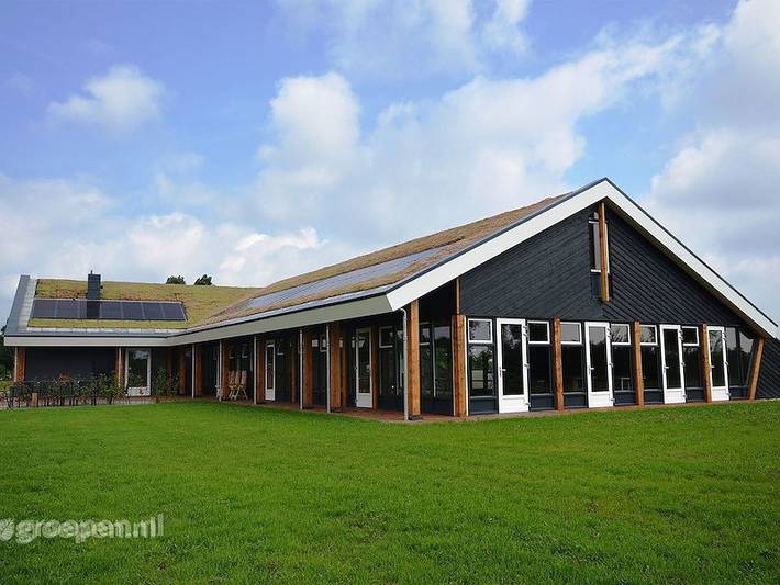 Vakantiehuis voor 36 personen, with whirlpool and terras as well as sauna and balkon/terras in Rijssen