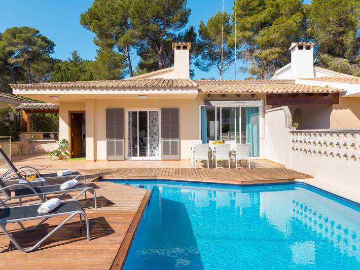 Ferienhaus für 6 Personen, mit Balkon/Terrasse und Garten sowie Pool in Can Picafort - 2