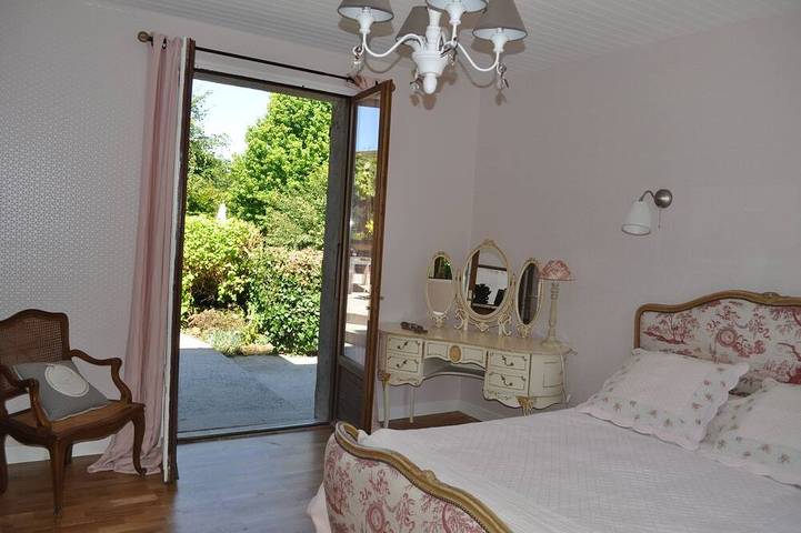 Location de vacances pour 14 personnes, avec jardin et terrasse à Jumilhac-le-Grand - 2