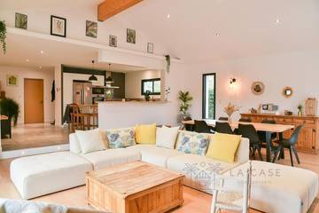Cottage pour 6 personnes, avec terrasse ainsi que piscine et jardin à Saubion