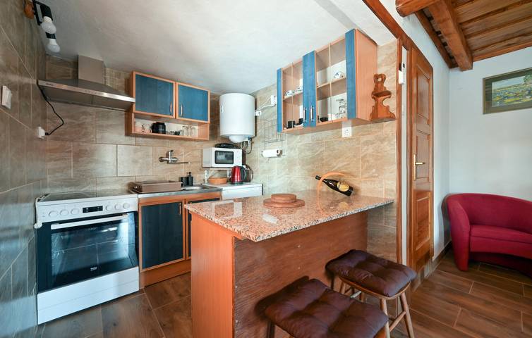 Charmante 112 m² große Ferienwohnung mit Pool, WLAN, Parkplatz und Grill in Sisak-Moslavina