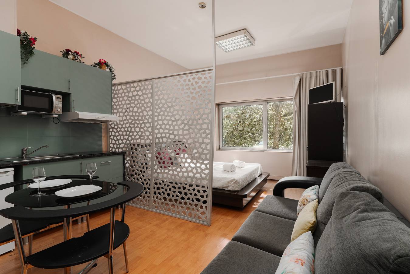 Apartamento inteiro, Metro-apartment rnal nº35375 al-chamada para a rede móvel nacional in Santo Ildefonso, Porto
