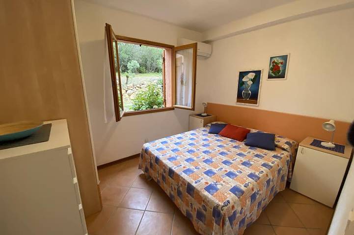 Gîte pour 4 personnes, avec jardin ainsi que terrasse et piscine dans Plage de Vardiola - 3