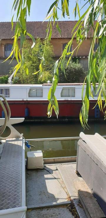 Bateau pour 5 personnes, avec vue et jardin, animaux acceptés en Bourgogne-Franche-Comté
