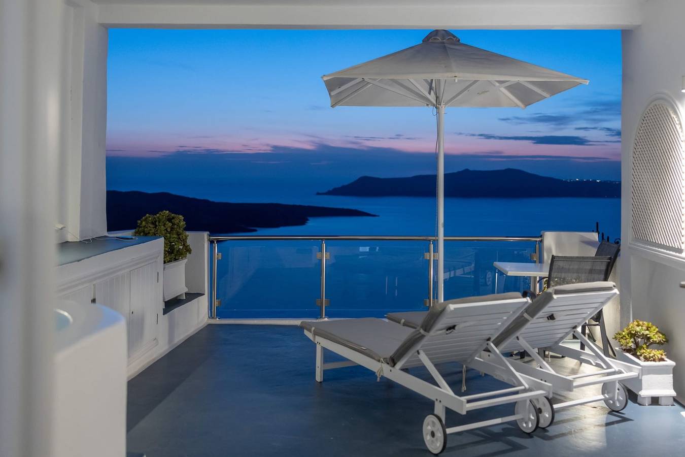 Magical Santorini Villa | 1 Bedroom | Villa Nereid | Beautiful Sea Views in Thera, Santorin