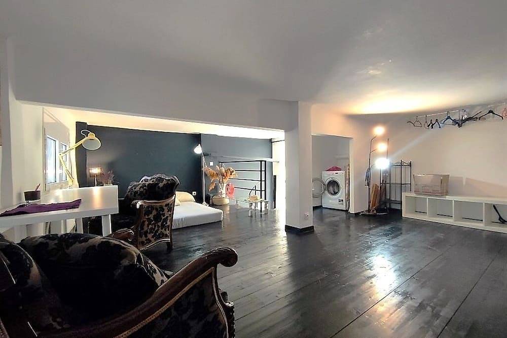 Ganze Wohnung, City Center Artistic Loft,3 minutes from Thessaloniki’s Waterfront. Pet friendly in Analipsi (Thessaloniki), Thessaloniki und Umgebung