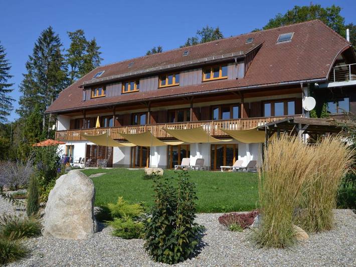 Ferienwohnung für 5 Personen, mit Balkon und Terrasse sowie Garten und Sauna
