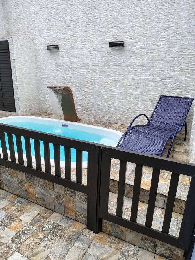 Casas e apartamentos de temporada para 4 pessoas, com balcão e piscina, com animais de estimação em Peruíbe