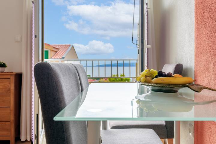 Ferienwohnung für 3 Personen, mit Balkon/Terrasse in Baska Voda