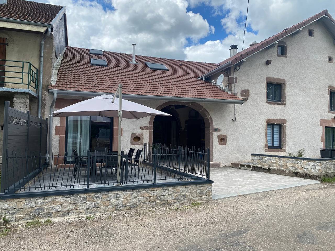 Maison de vacances 'Gîte De 6 Personnes À Ternuay' avec vue sur la montagne, terrasse privée et Wi-Fi in Mélisey, Haute-Saône