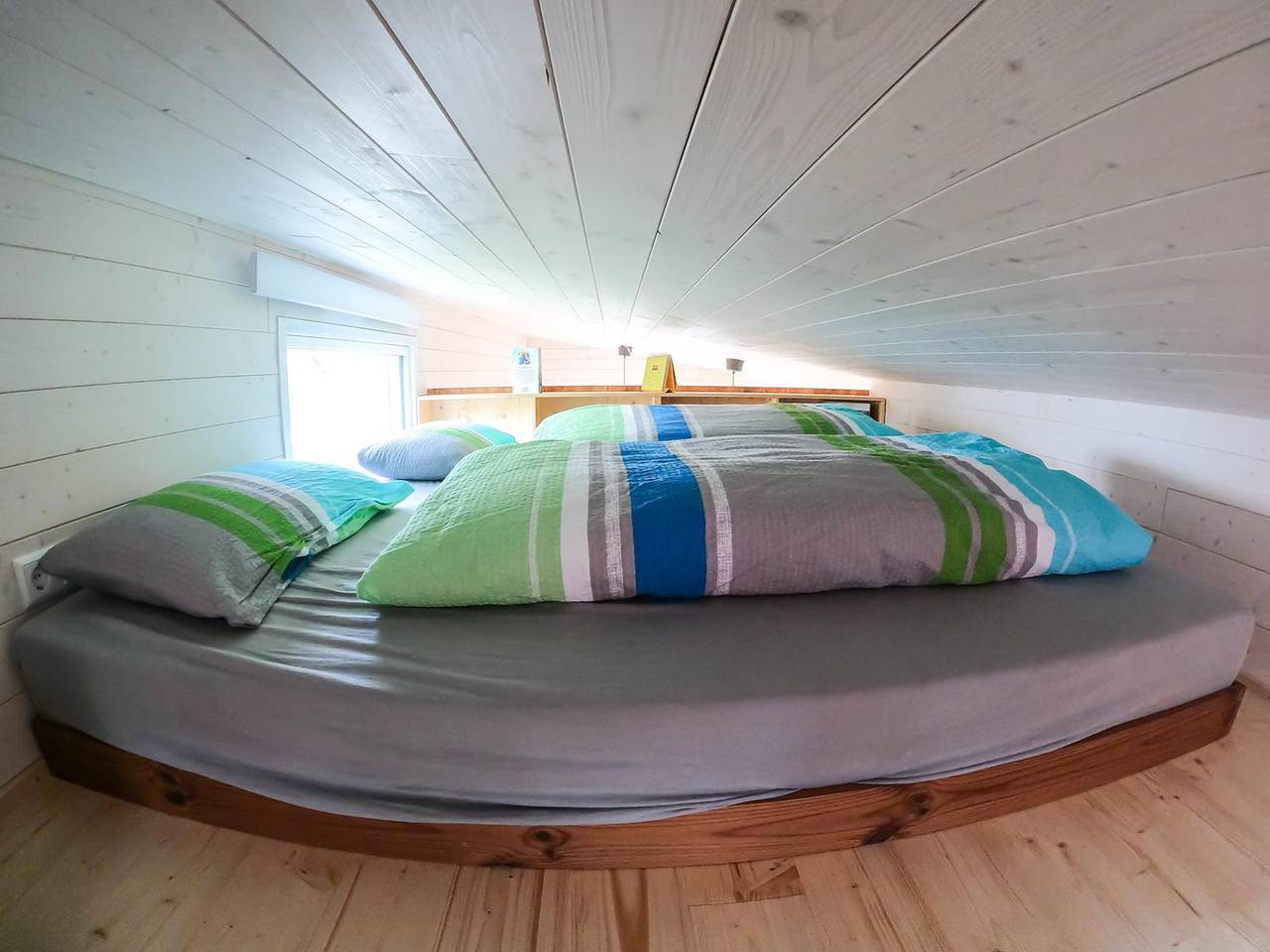 Ganze Ferienwohnung, Tiny Home 'Friedlinde' mit gemeinsamer Terrasse, gemeinsamem Garten und Wlan in Bad Urach, Neckar-Alb