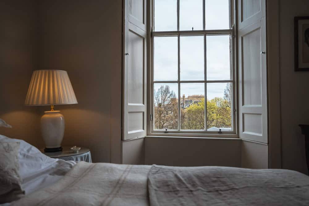 19/ 4 Union Street - sleeps 5 guests  in 3 bedrooms in Edinburgh, Edinburgh and Lothian