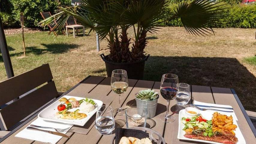 Hôtel pour 3 personnes, avec jardin, animaux acceptés à Andelnans - 3