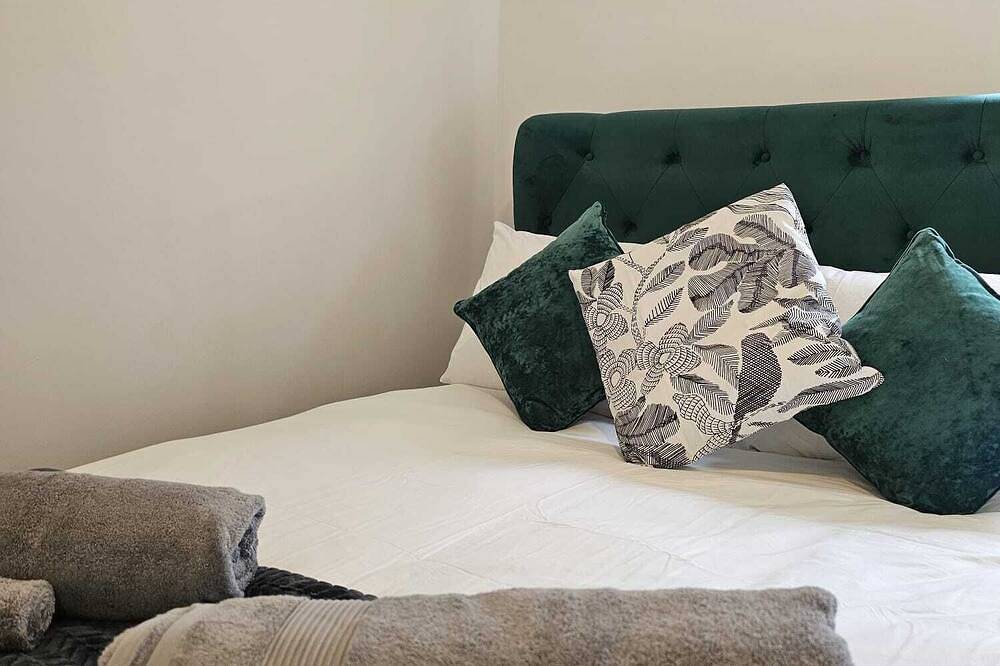 Entire apartment, Stylish 2-Bed Apartment with Parking in Cardiff, Cardiff region