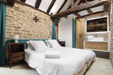 Chambre d’hôte pour 2 personnes, avec jardin et jacuzzi dans Éguilly
