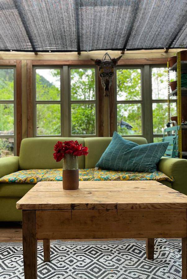 Chalet pour 5 personnes, avec bassin pour enfant ainsi que jardin et vue, animaux acceptés